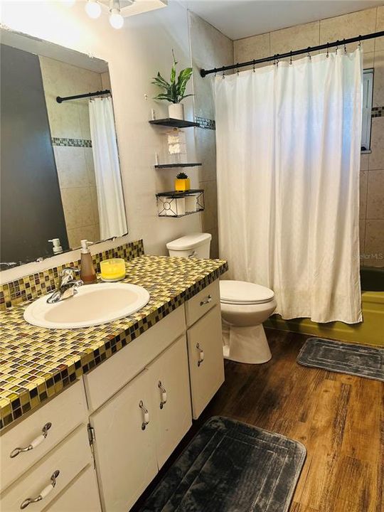 For Sale: $499,000 (4 beds, 2 baths, 2024 Square Feet)