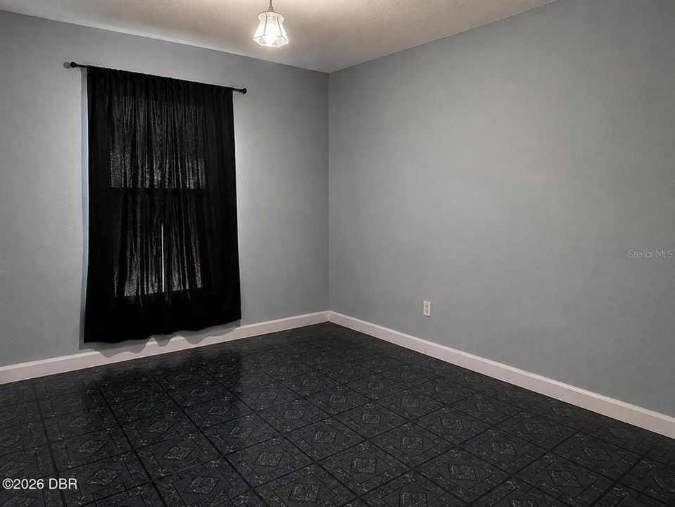 For Sale: $499,000 (4 beds, 2 baths, 2024 Square Feet)