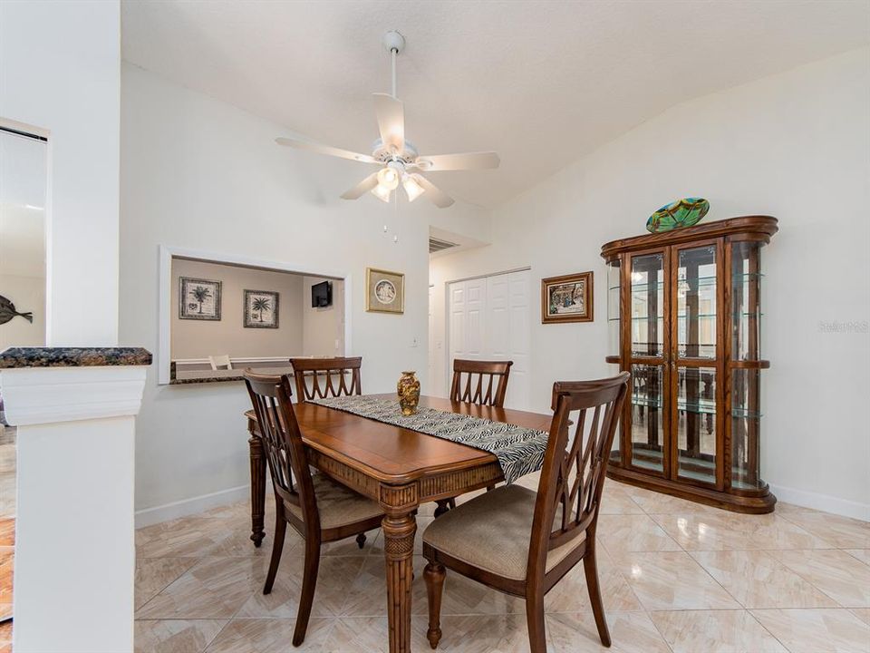 En Venta: $374,900 (2 camas, 2 baños, 1332 Pies cuadrados)
