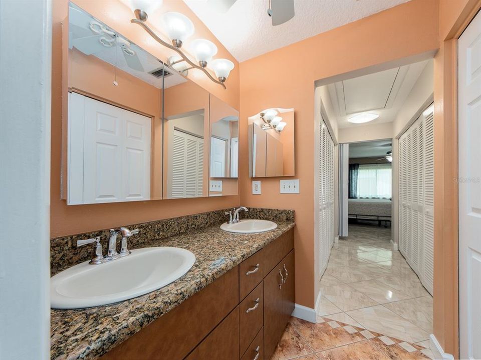 En Venta: $374,900 (2 camas, 2 baños, 1332 Pies cuadrados)