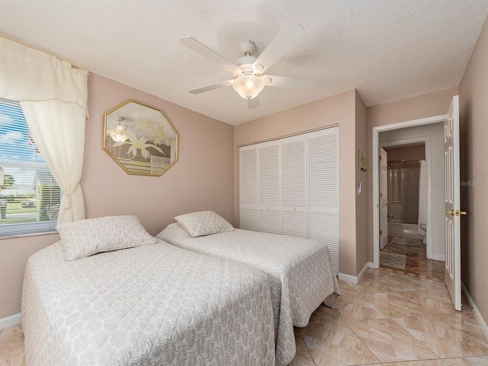 En Venta: $374,900 (2 camas, 2 baños, 1332 Pies cuadrados)