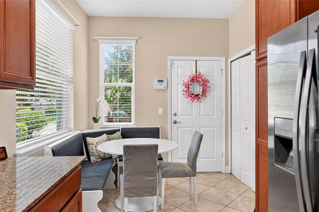 For Sale: $325,000 (3 beds, 2 baths, 1415 Square Feet)