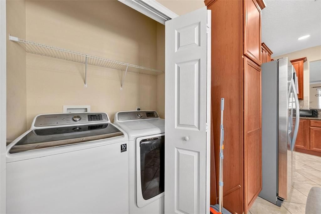 For Sale: $325,000 (3 beds, 2 baths, 1415 Square Feet)