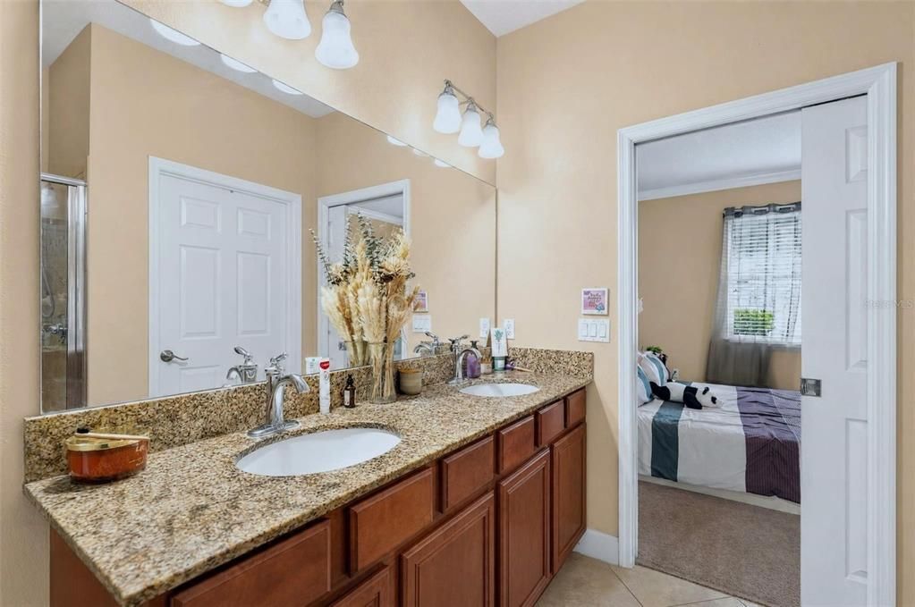 For Sale: $325,000 (3 beds, 2 baths, 1415 Square Feet)