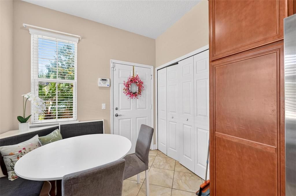 For Sale: $325,000 (3 beds, 2 baths, 1415 Square Feet)