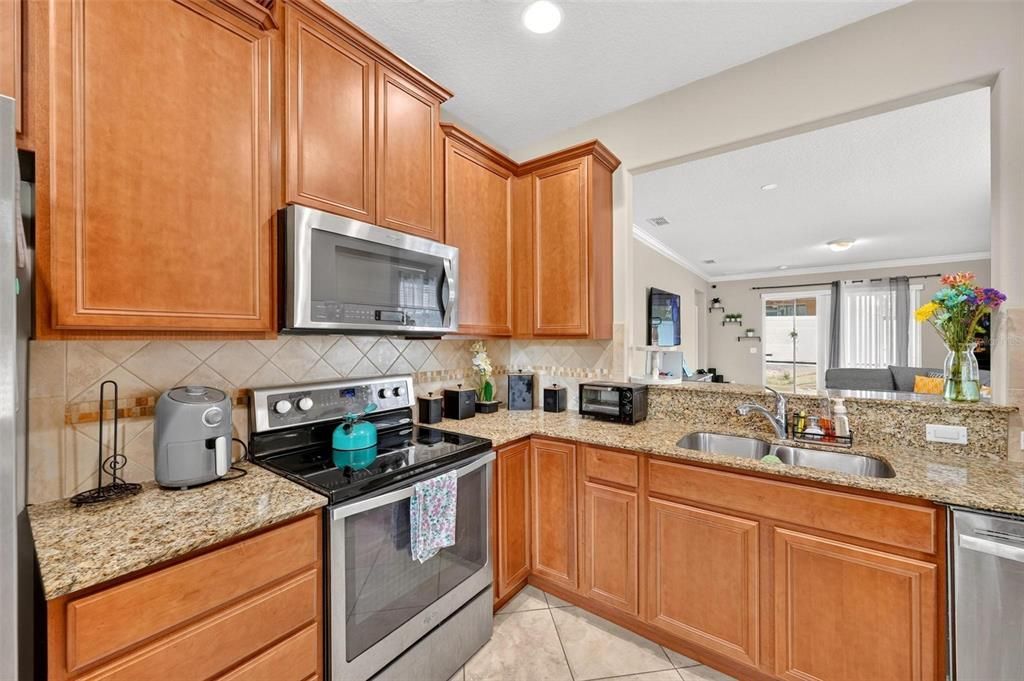 For Sale: $325,000 (3 beds, 2 baths, 1415 Square Feet)