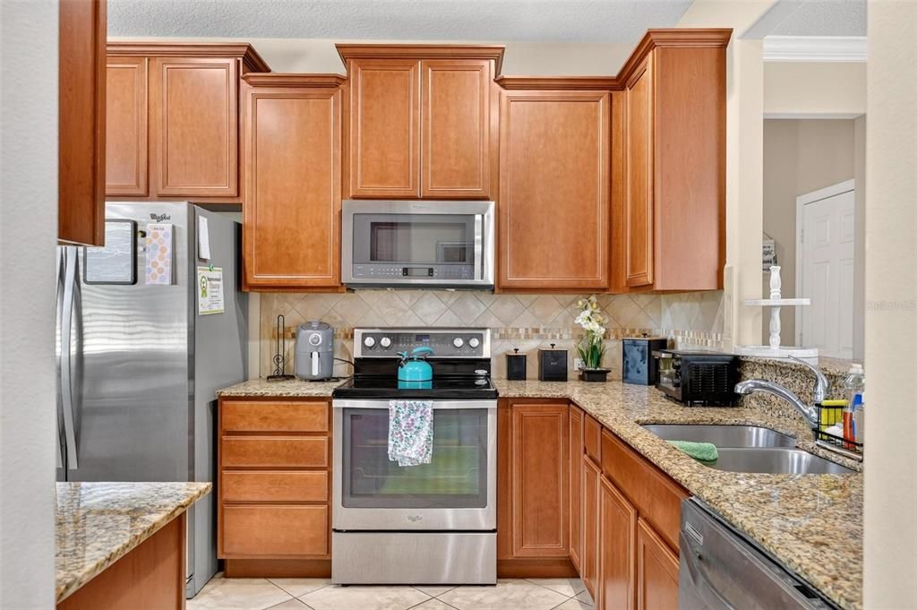 For Sale: $325,000 (3 beds, 2 baths, 1415 Square Feet)