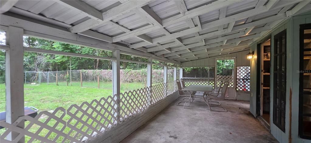 For Rent: $1,800 (2 beds, 1 baths, 1196 Square Feet)