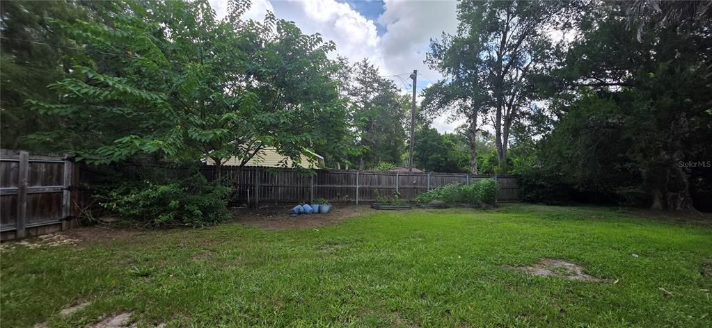 For Rent: $1,800 (2 beds, 1 baths, 1196 Square Feet)