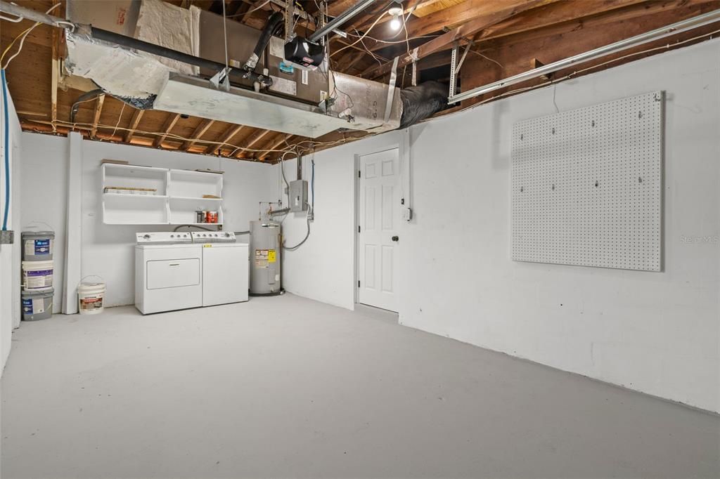 На продажу: $229,995 (2 спален, 1 ванн, 816 Квадратных фут)