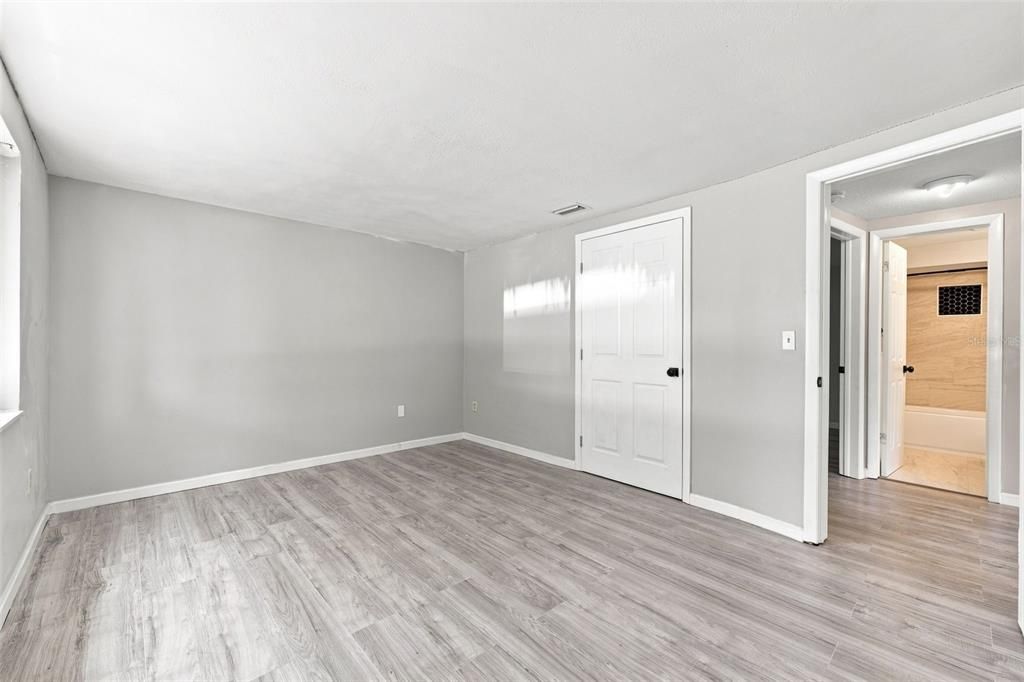 En Venta: $285,000 (3 camas, 2 baños, 1324 Pies cuadrados)