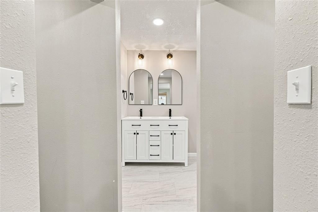 En Venta: $285,000 (3 camas, 2 baños, 1324 Pies cuadrados)