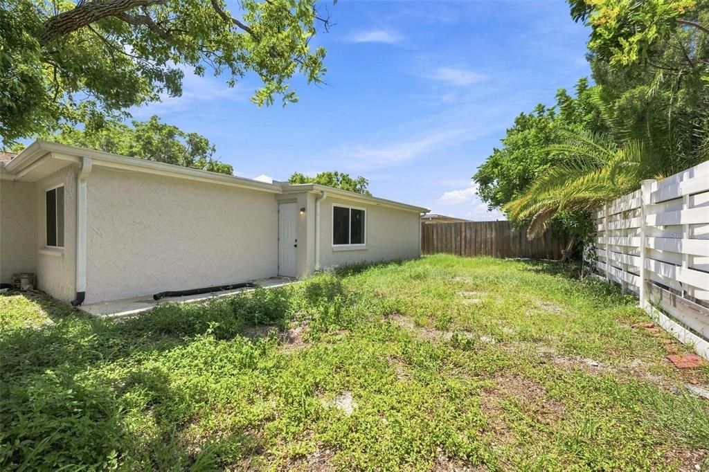 En Venta: $285,000 (3 camas, 2 baños, 1324 Pies cuadrados)