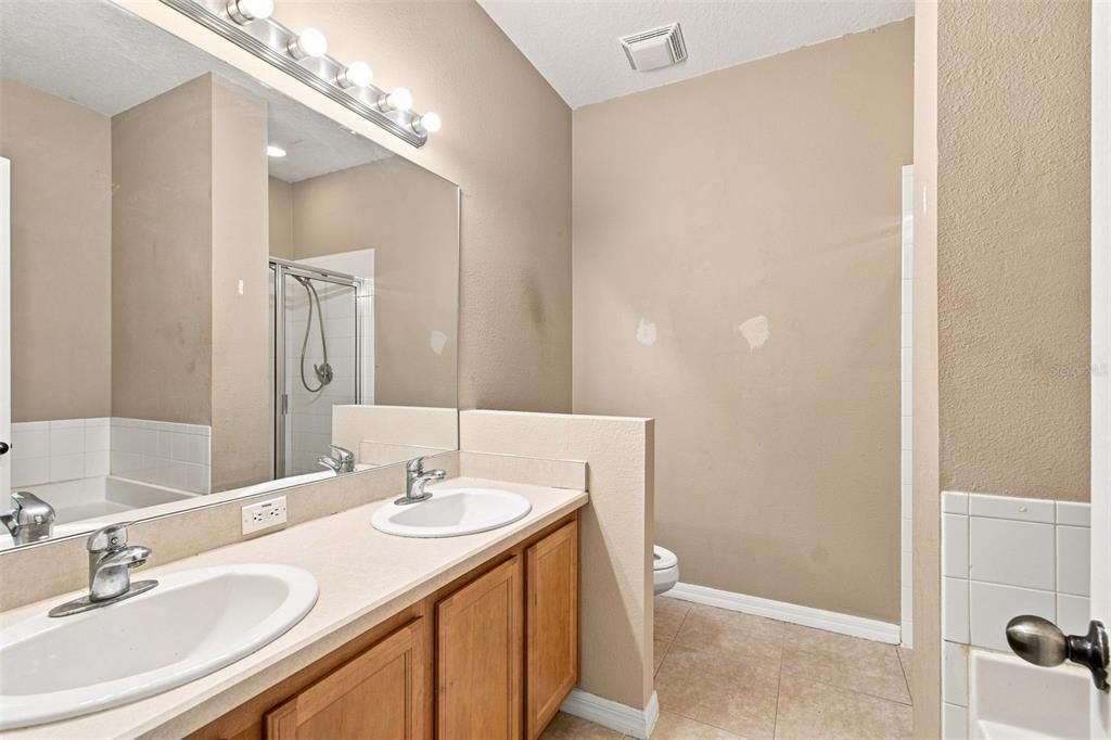 For Sale: $330,000 (4 beds, 2 baths, 1968 Square Feet)