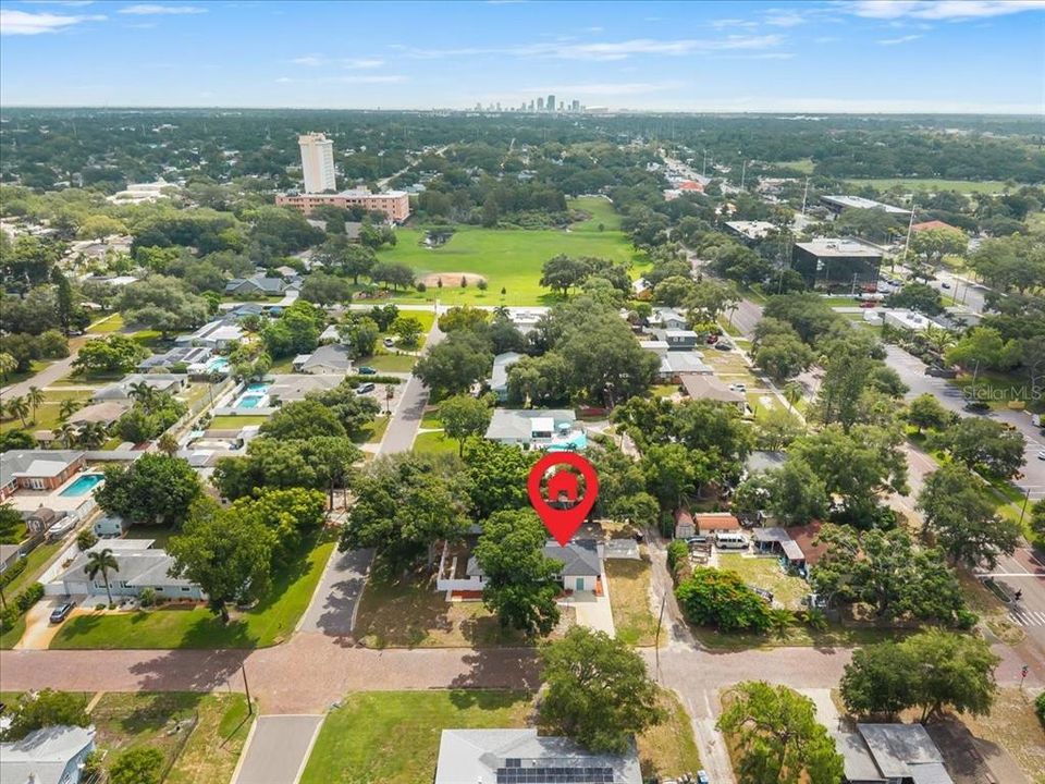 En Venta: $615,000 (3 camas, 3 baños, 1749 Pies cuadrados)