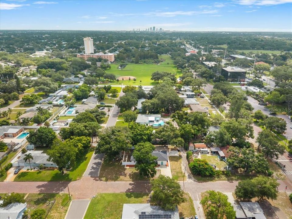 En Venta: $615,000 (3 camas, 3 baños, 1749 Pies cuadrados)