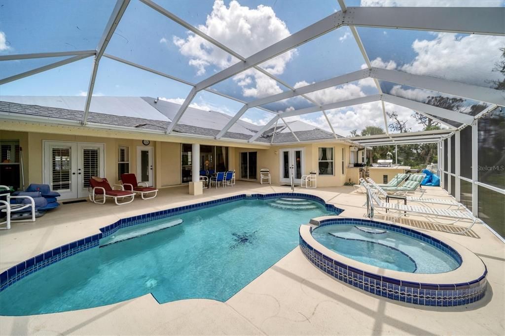 For Sale: $495,000 (5 beds, 4 baths, 2403 Square Feet)