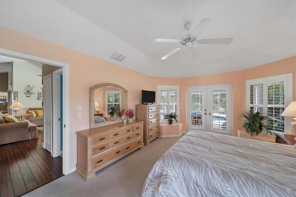 For Sale: $495,000 (5 beds, 4 baths, 2403 Square Feet)