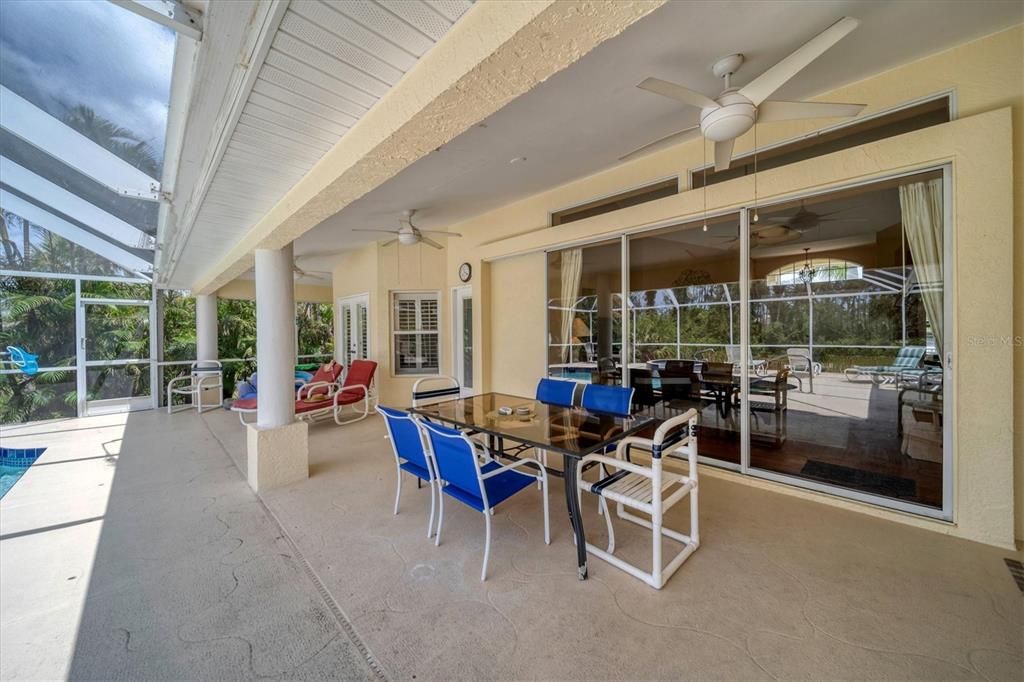 For Sale: $495,000 (5 beds, 4 baths, 2403 Square Feet)
