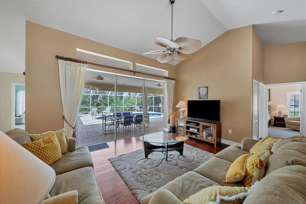 For Sale: $495,000 (5 beds, 4 baths, 2403 Square Feet)