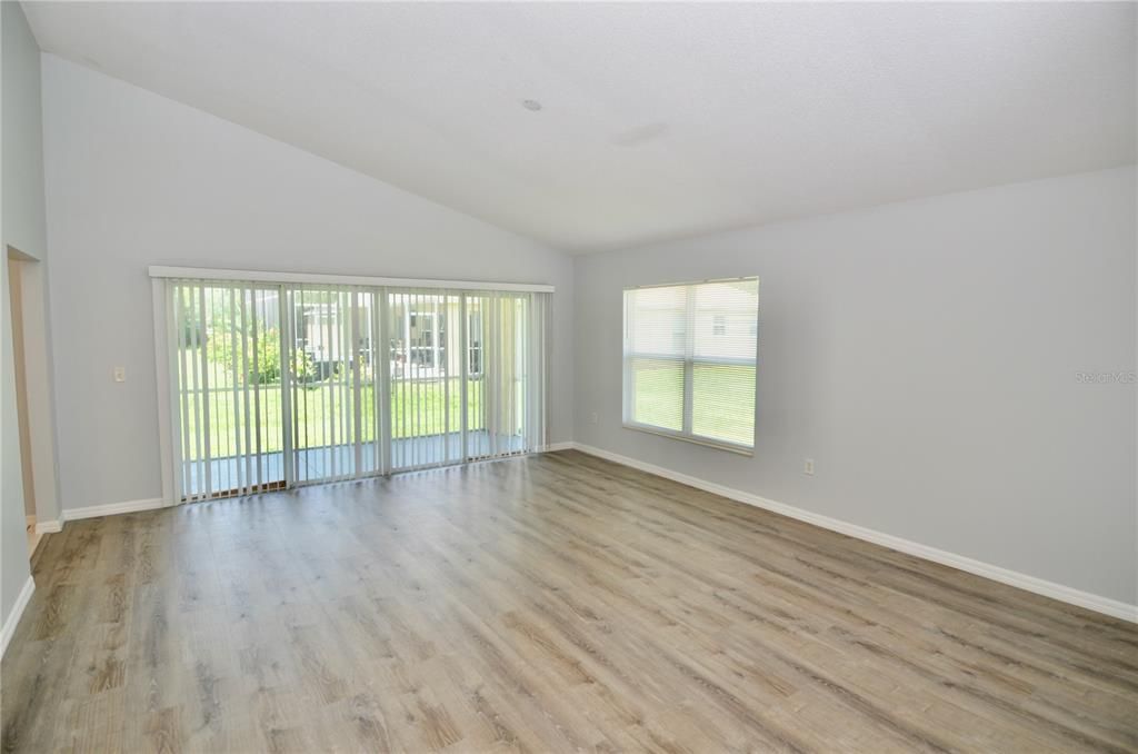 For Sale: $350,000 (3 beds, 2 baths, 1750 Square Feet)