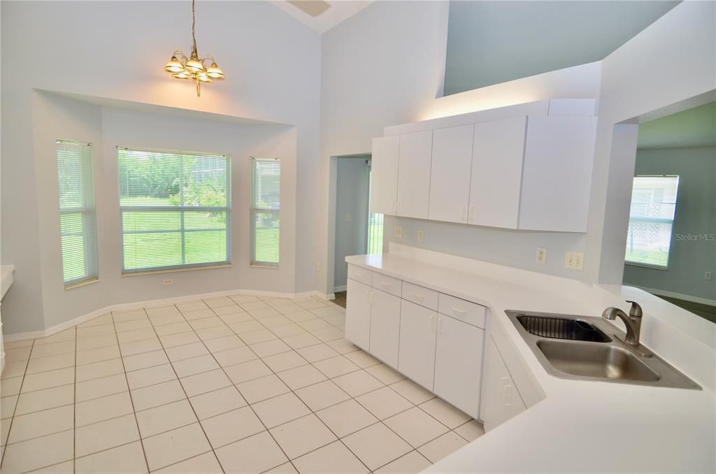 For Sale: $350,000 (3 beds, 2 baths, 1750 Square Feet)