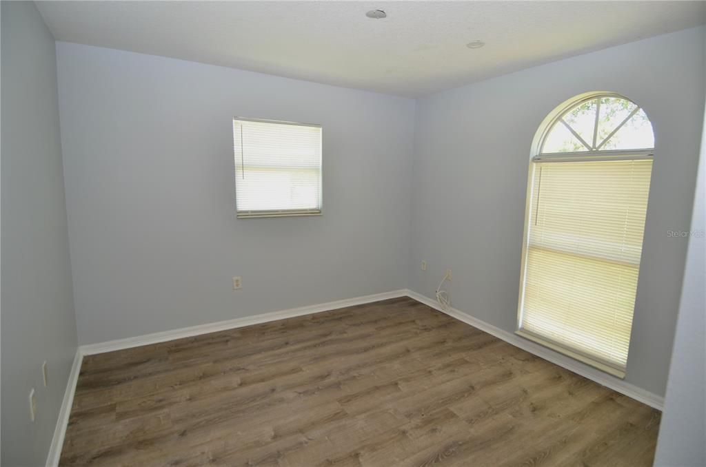 For Sale: $350,000 (3 beds, 2 baths, 1750 Square Feet)