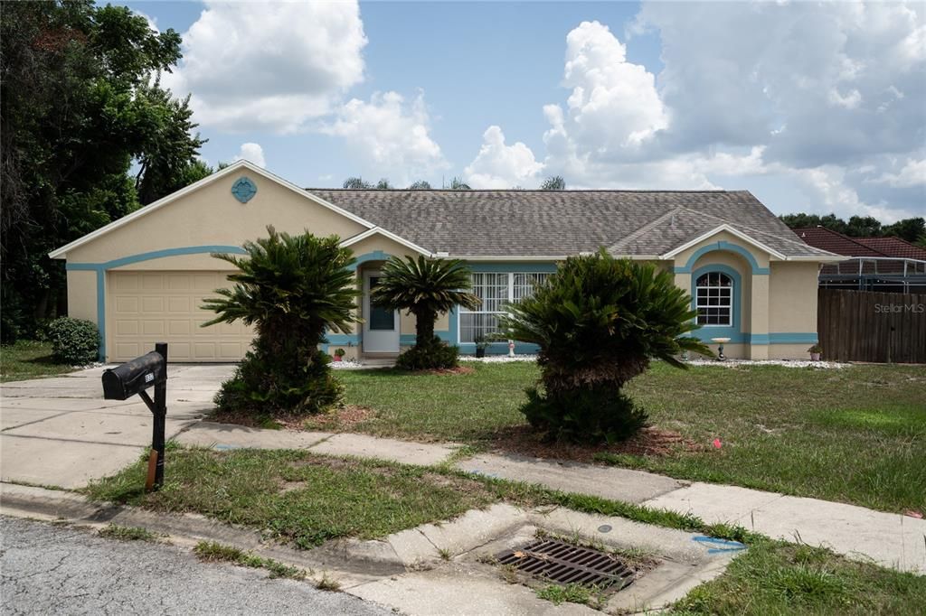 For Sale: $340,000 (3 beds, 2 baths, 1724 Square Feet)