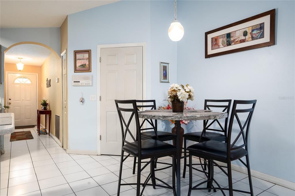 For Sale: $340,000 (3 beds, 2 baths, 1724 Square Feet)