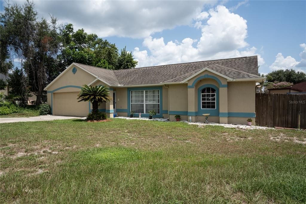 For Sale: $340,000 (3 beds, 2 baths, 1724 Square Feet)