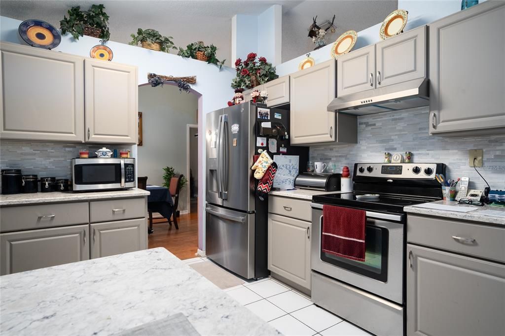For Sale: $340,000 (3 beds, 2 baths, 1724 Square Feet)
