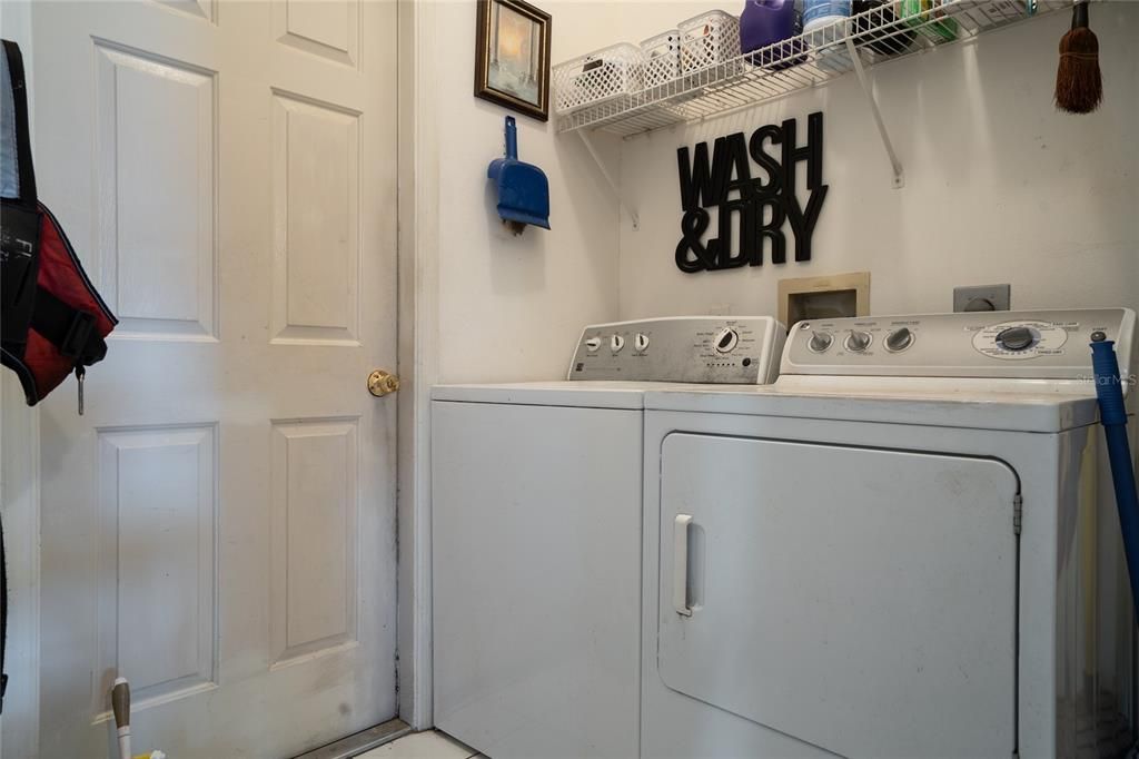 For Sale: $340,000 (3 beds, 2 baths, 1724 Square Feet)