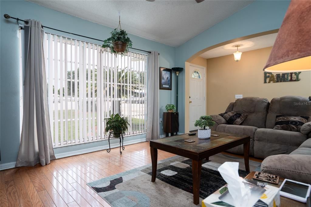 For Sale: $340,000 (3 beds, 2 baths, 1724 Square Feet)