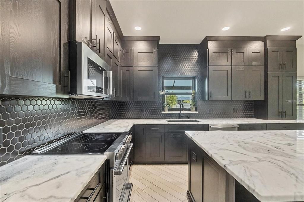 En Renta: $4,295 (4 camas, 2 baños, 3056 Pies cuadrados)