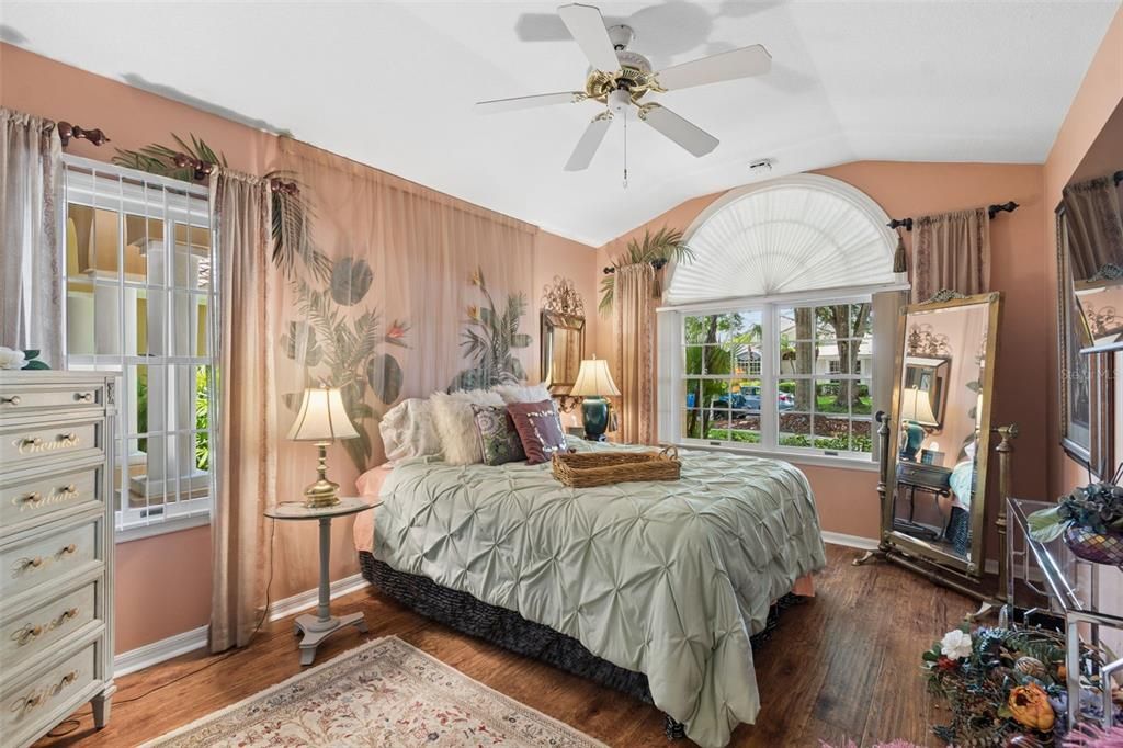 For Sale: $950,000 (4 beds, 3 baths, 3234 Square Feet)