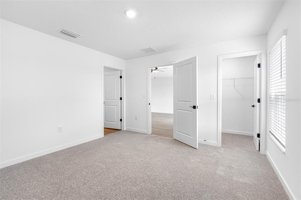 For Sale: $378,900 (4 beds, 3 baths, 1981 Square Feet)