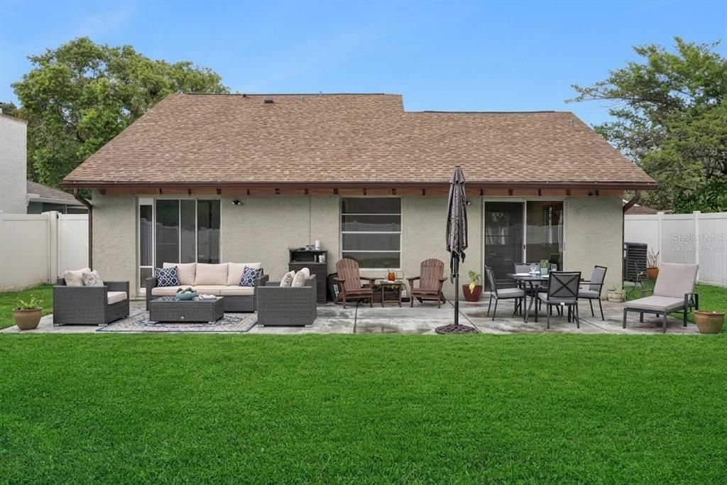 For Sale: $304,987 (2 beds, 2 baths, 987 Square Feet)