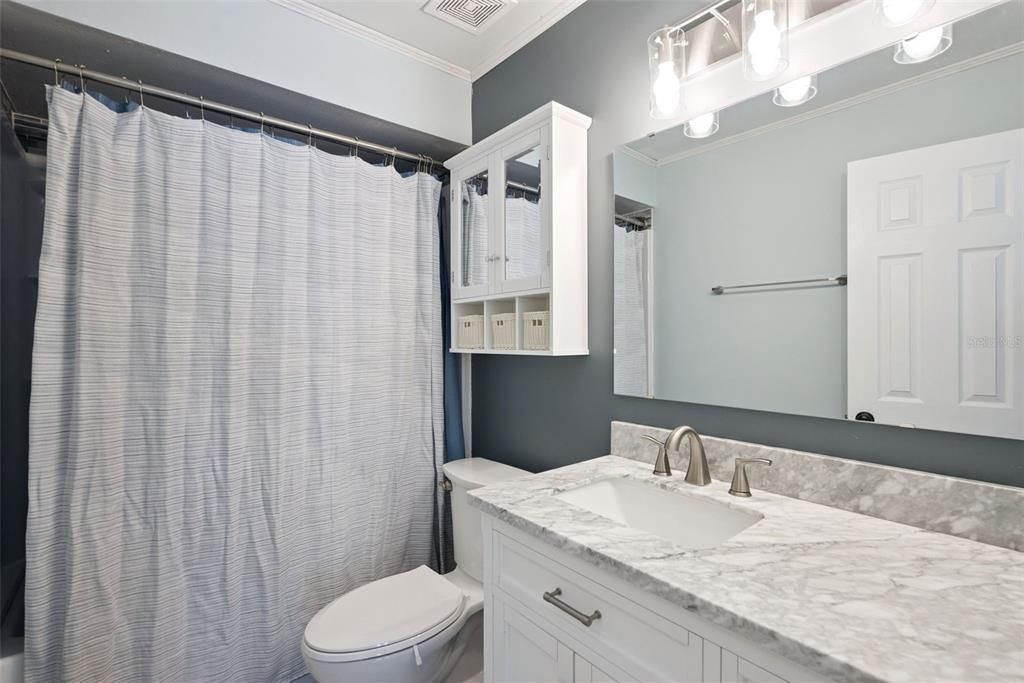 For Sale: $304,987 (2 beds, 2 baths, 987 Square Feet)