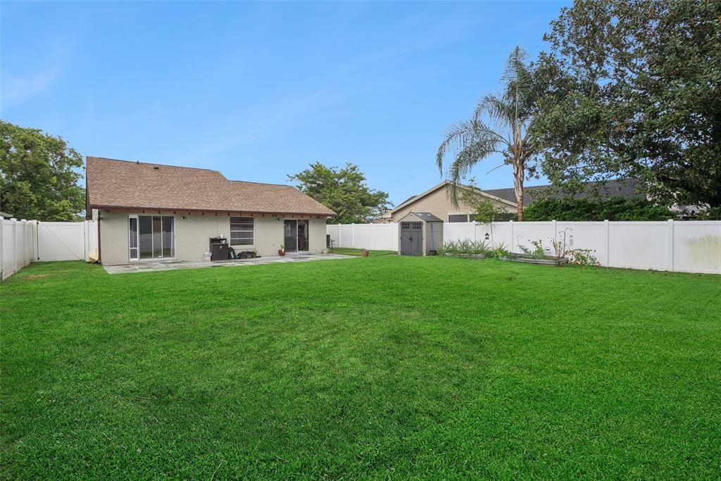 For Sale: $304,987 (2 beds, 2 baths, 987 Square Feet)