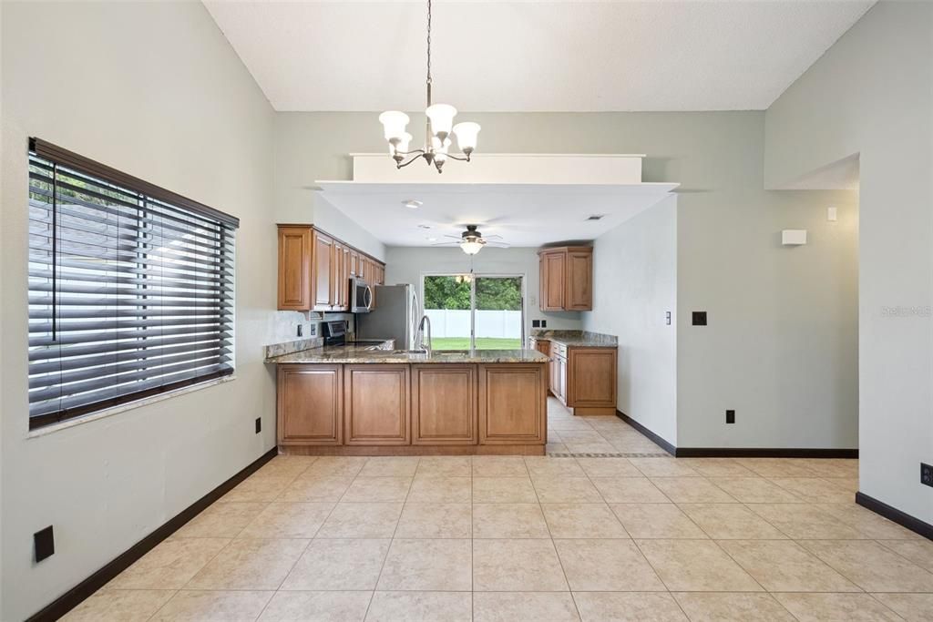 For Sale: $304,987 (2 beds, 2 baths, 987 Square Feet)