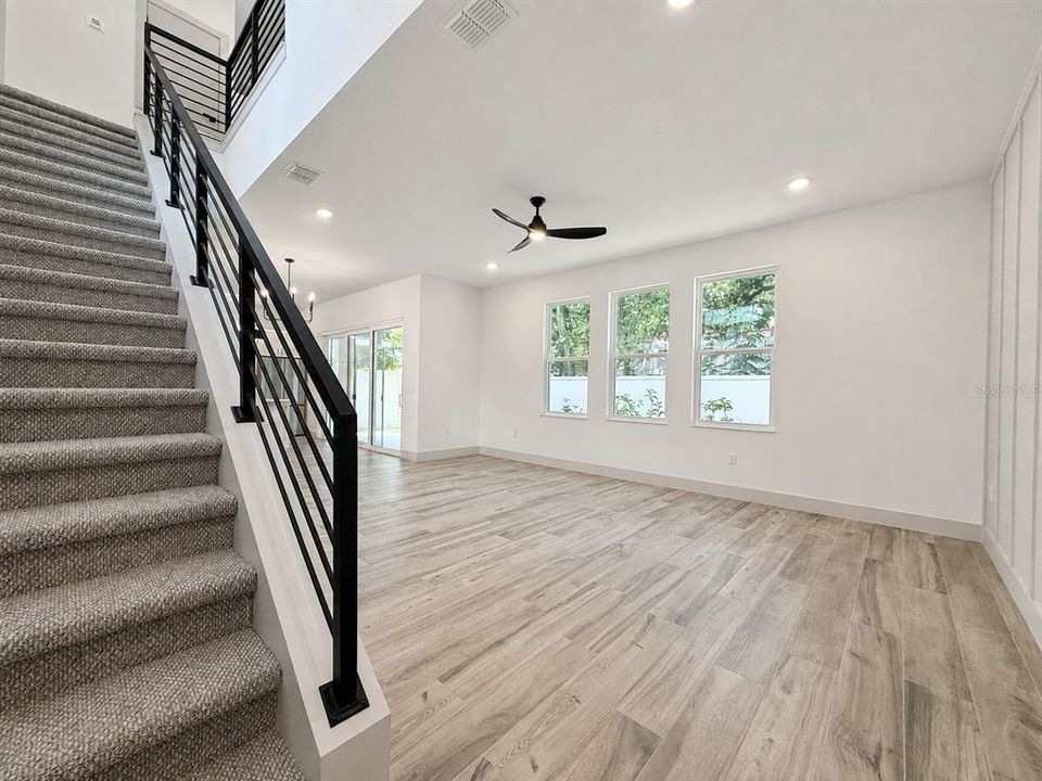 For Rent: $3,650 (3 beds, 2 baths, 2210 Square Feet)