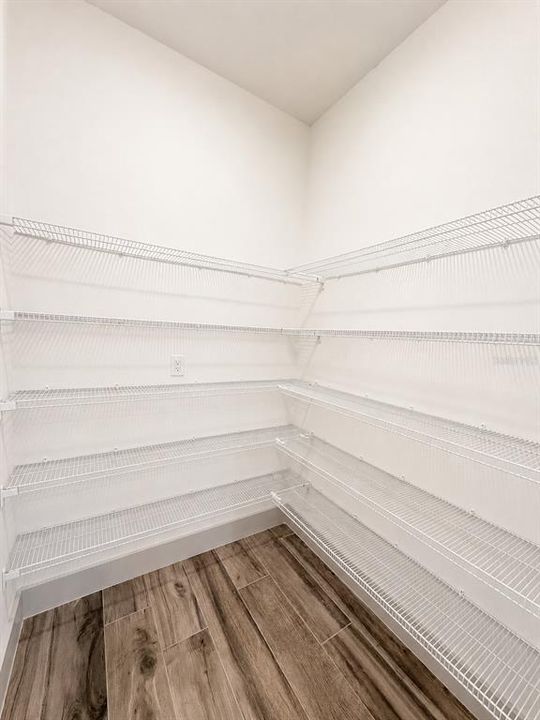 For Rent: $3,650 (3 beds, 2 baths, 2210 Square Feet)