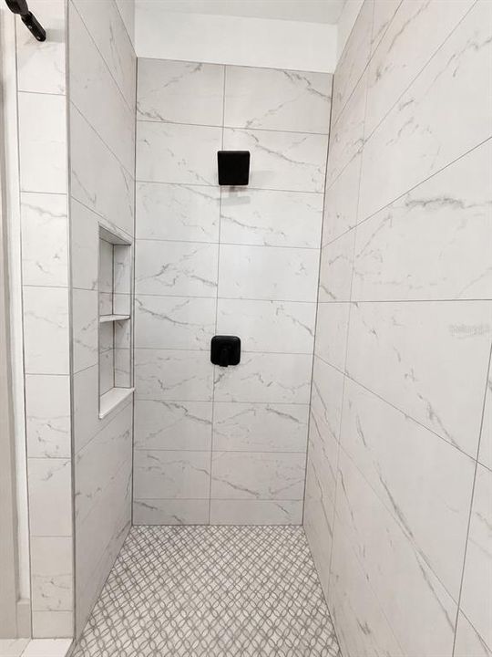 For Rent: $3,650 (3 beds, 2 baths, 2210 Square Feet)