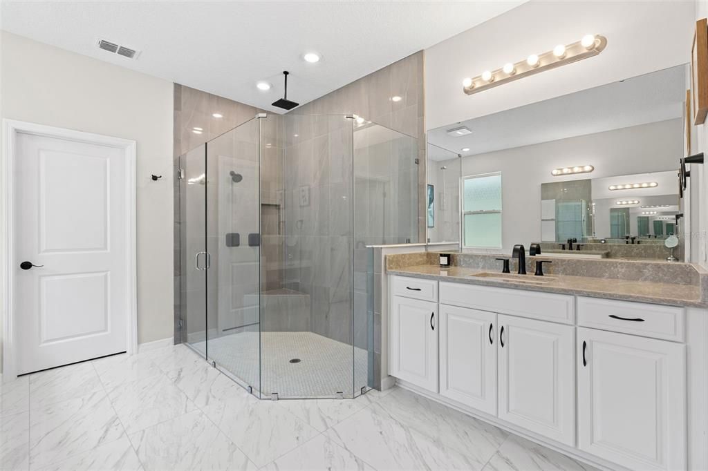 Active With Contract: $750,000 (5 beds, 4 baths, 3798 Square Feet)