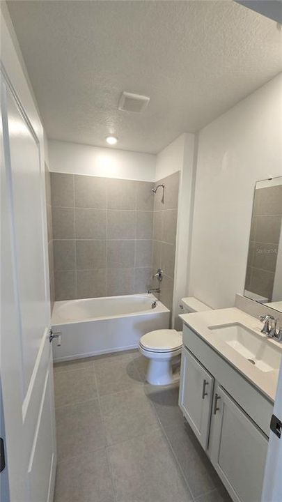For Sale: $369,000 (5 beds, 3 baths, 2600 Square Feet)