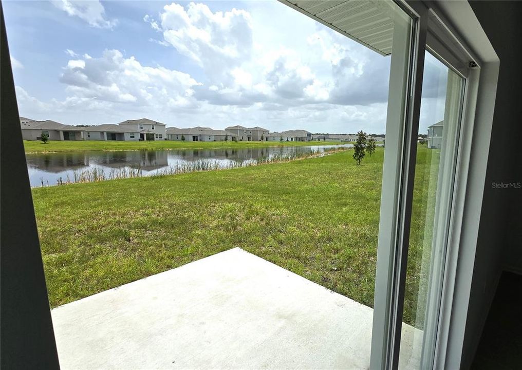 For Sale: $369,000 (5 beds, 3 baths, 2600 Square Feet)