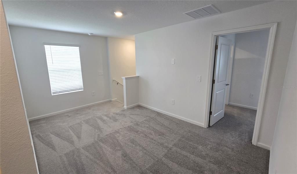 For Sale: $369,000 (5 beds, 3 baths, 2600 Square Feet)