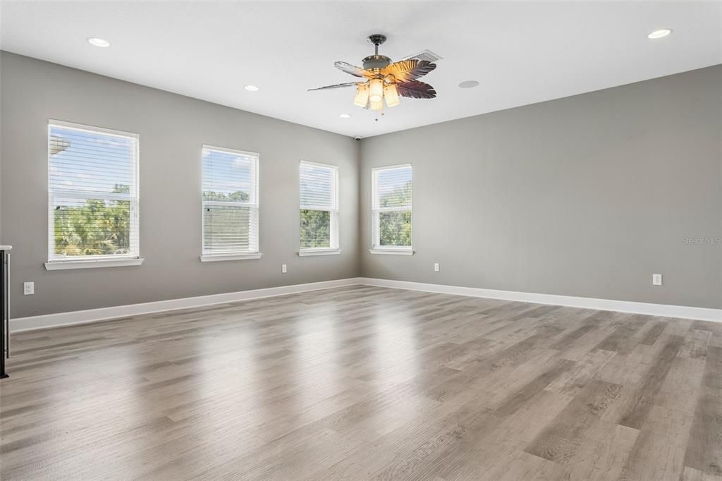 For Sale: $849,900 (5 beds, 3 baths, 3707 Square Feet)