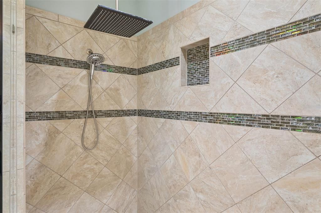 For Sale: $849,900 (5 beds, 3 baths, 3707 Square Feet)