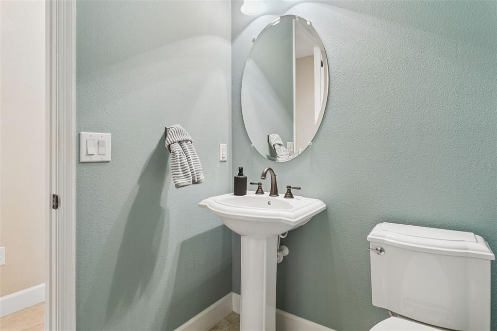 For Sale: $849,900 (5 beds, 3 baths, 3707 Square Feet)